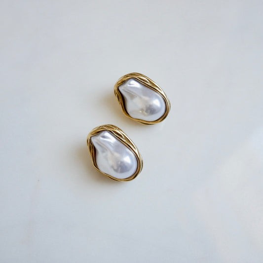 The Perla Stud Earrings