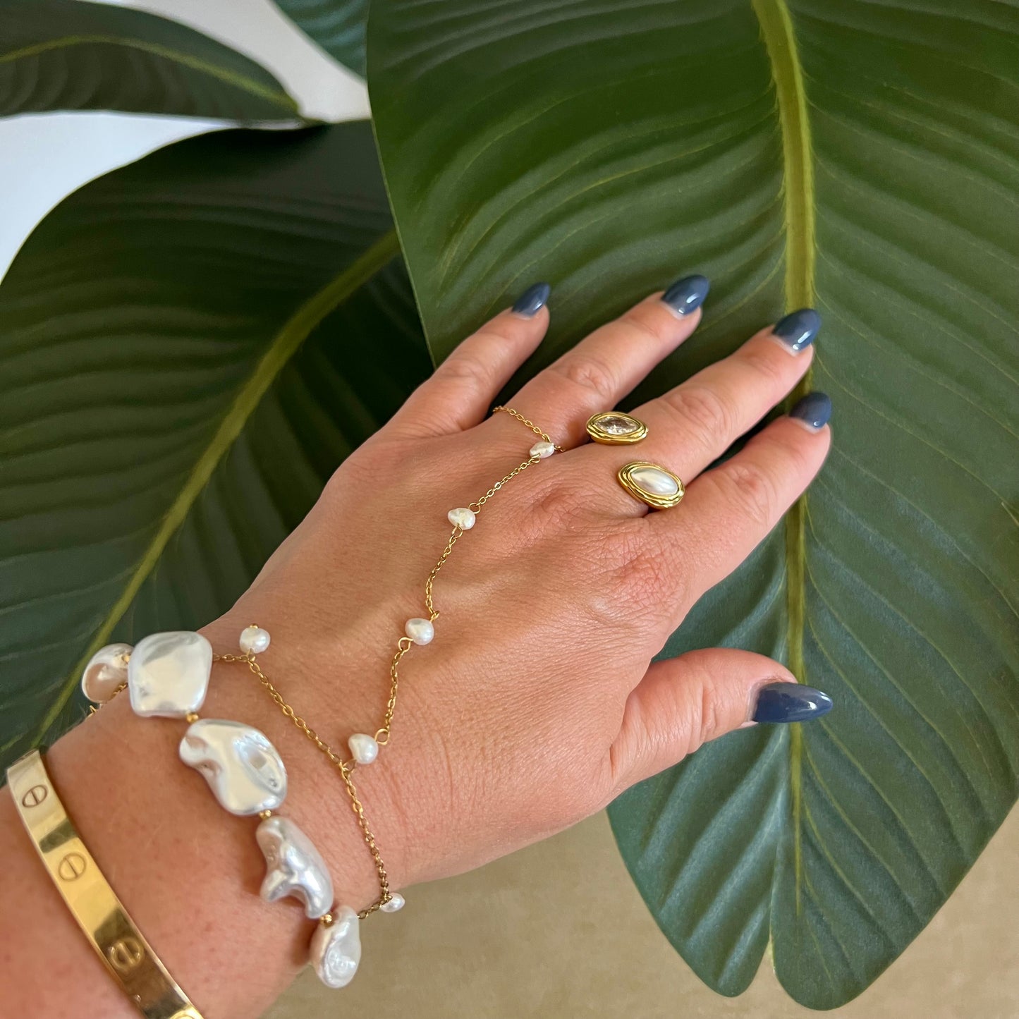 The Perla Hand Chain Bracelet