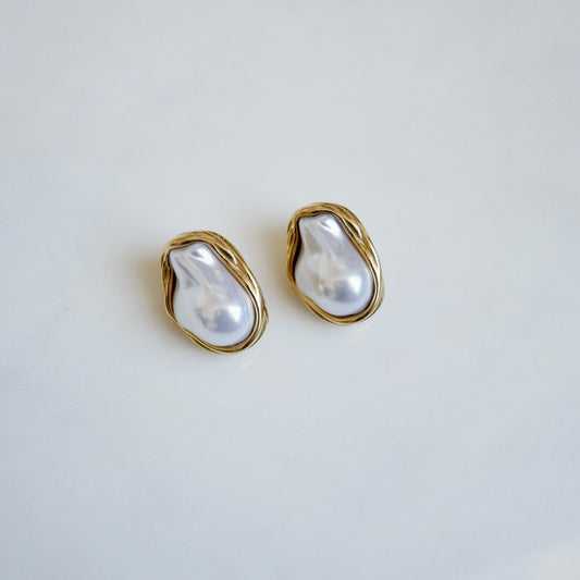 The Perla Stud Earrings